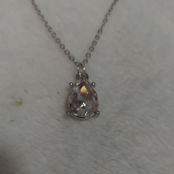 Jewelry - 6/$10 Elegant Silver Teardrop Pendant Necklace